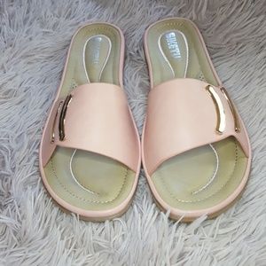 Siketu sandals